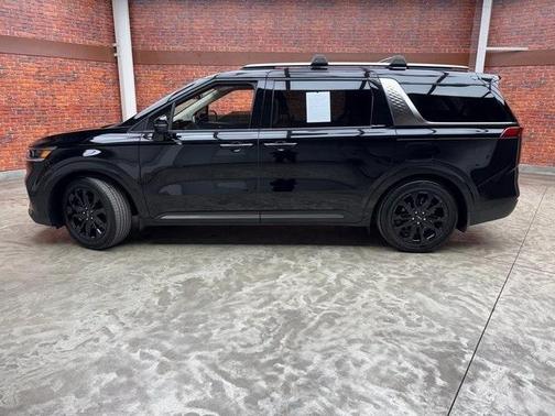 2024 Kia Carnival SX