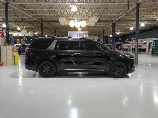 2024 Kia Carnival SX