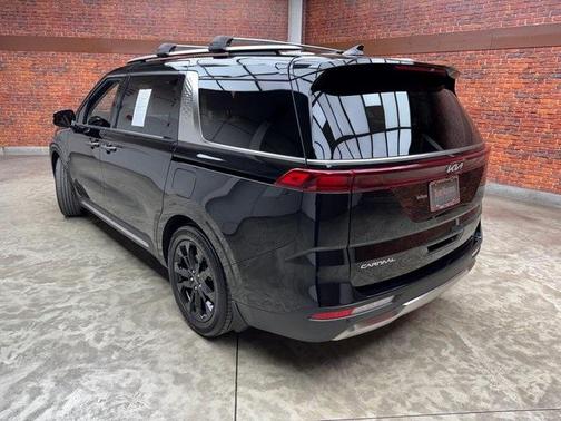 2024 Kia Carnival SX