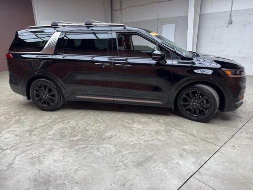 2024 Kia Carnival SX