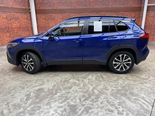 2022 Toyota Corolla Cross XLE