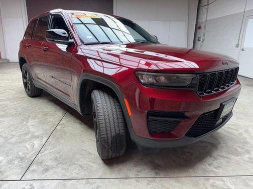 2023 Jeep Grand Cherokee Altitude