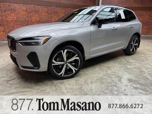 2022 Volvo XC60 B6 R-Design