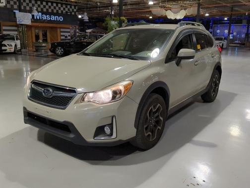 Desert Khaki 2017 Subaru Crosstrek 2.0i Premium