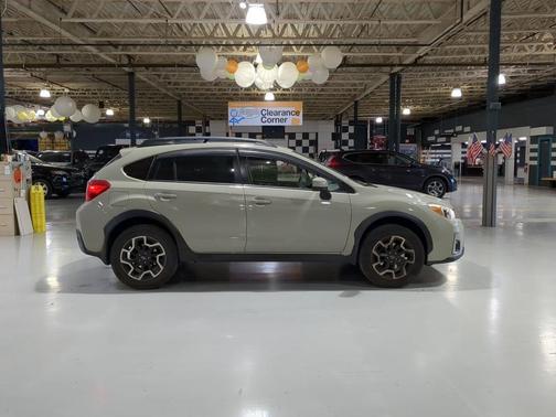 Desert Khaki 2017 Subaru Crosstrek 2.0i Premium