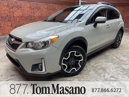 Desert Khaki 2017 Subaru Crosstrek 2.0i Premium