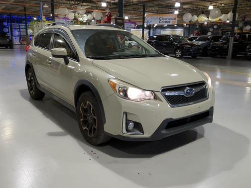 Desert Khaki 2017 Subaru Crosstrek 2.0i Premium
