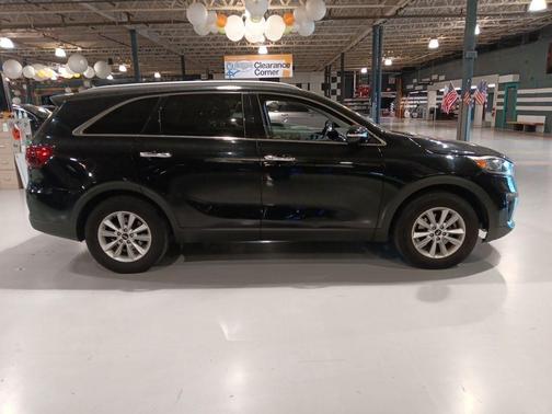 Ebony Black 2019 Kia Sorento LX
