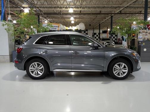 2023 Audi Q5 45 S line quattro Premium