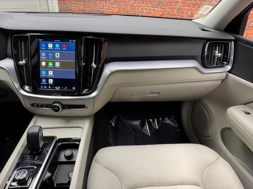 2024 Volvo S60 B5 Core Dark Theme