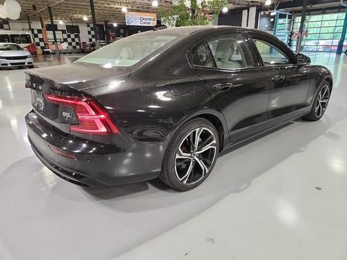 2024 Volvo S60 B5 Core Dark Theme