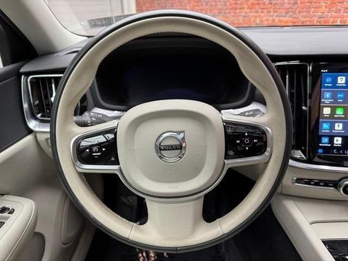 2024 Volvo S60 B5 Core Dark Theme