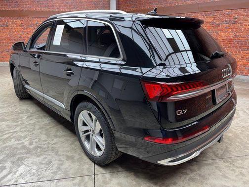 2023 Audi Q7 55 Premium Plus