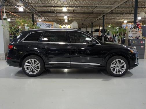 2023 Audi Q7 55 Premium Plus