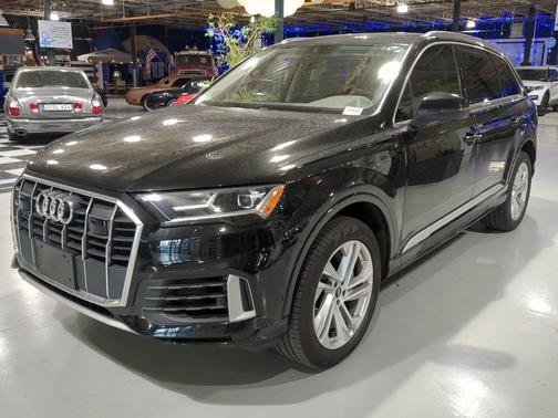2023 Audi Q7 55 Premium Plus