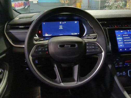 Diamond Black 2024 Jeep Grand Cherokee L Laredo