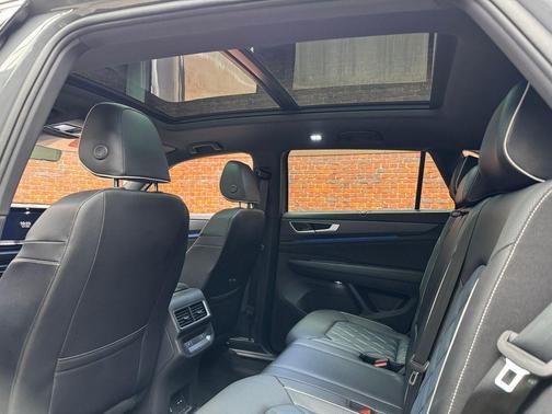 Pure Gray 2024 Volkswagen Atlas Cross Sport 2.0T SEL Premium R-Line