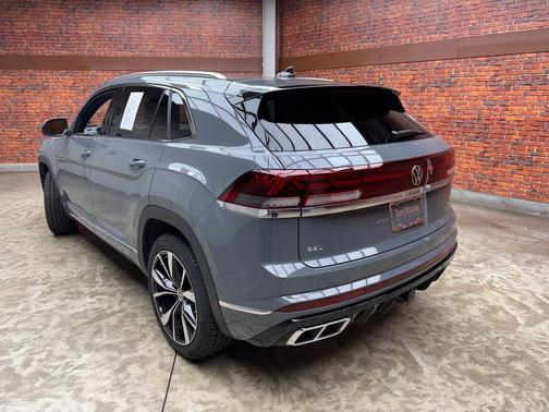 Pure Gray 2024 Volkswagen Atlas Cross Sport 2.0T SEL Premium R-Line