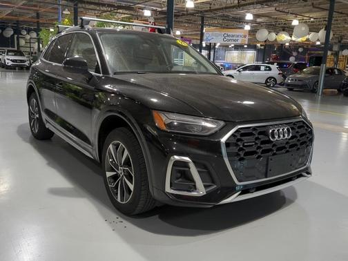 2022 Audi Q5 45 S line quattro Premium