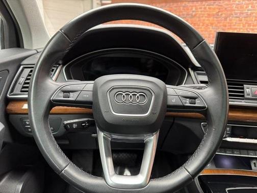 2022 Audi Q5 45 S line Premium Plus
