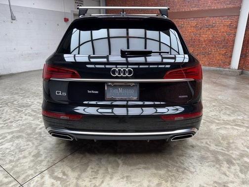2022 Audi Q5 45 S line Premium Plus