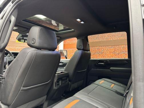 Onyx Black 2024 GMC Sierra 2500 AT4