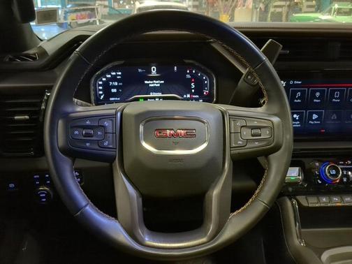 Onyx Black 2024 GMC Sierra 2500 AT4