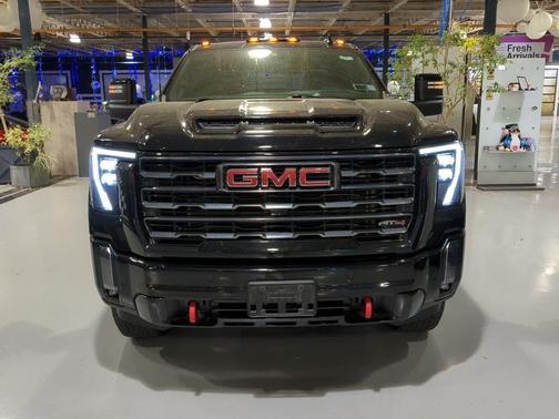 Onyx Black 2024 GMC Sierra 2500 AT4