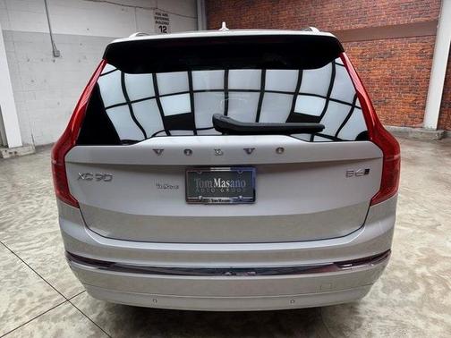 2024 Volvo XC90 B6 Ultimate Bright Theme 6-Seater