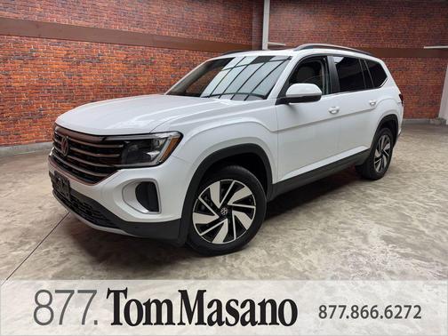 Pure White 2024 Volkswagen Atlas 2.0T SE