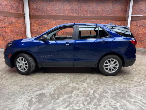 Blue 2022 Chevrolet Equinox LS