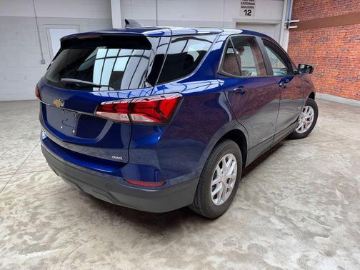 Blue 2022 Chevrolet Equinox LS