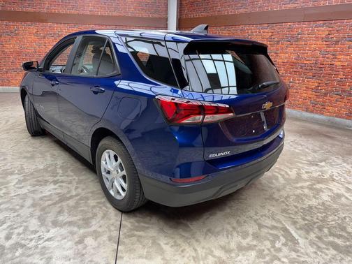Blue 2022 Chevrolet Equinox LS