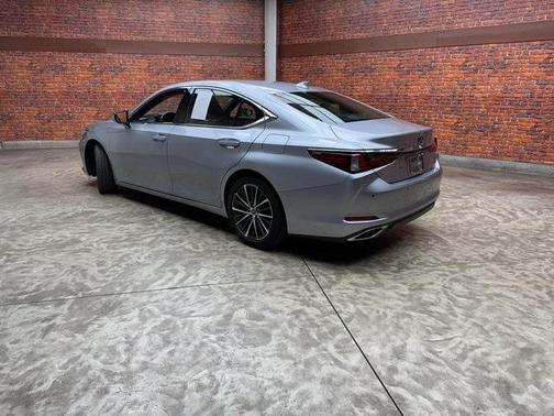 2022 Lexus ES 350 Base