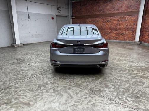 2022 Lexus ES 350 Base