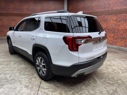 Summit White 2023 GMC Acadia SLT