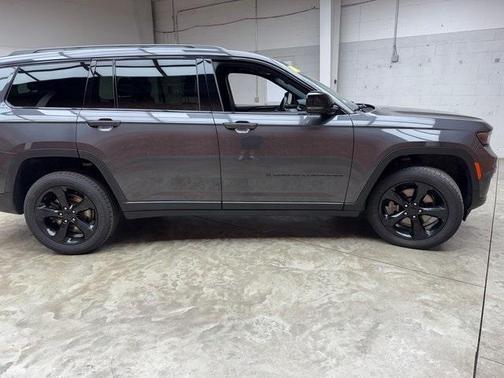 2022 Jeep Grand Cherokee L Laredo