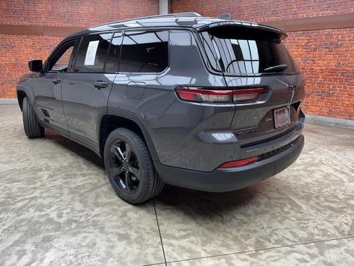 2022 Jeep Grand Cherokee L Laredo