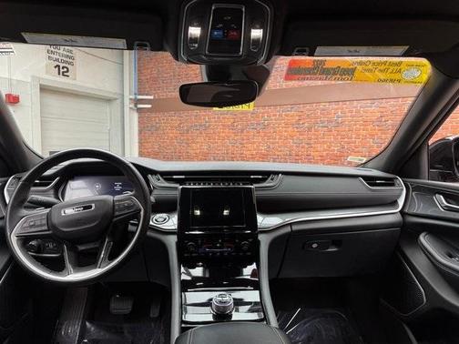 2022 Jeep Grand Cherokee L Laredo