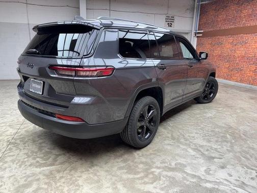 2022 Jeep Grand Cherokee L Laredo