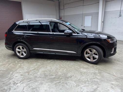 2024 Audi Q7 45 Premium Plus