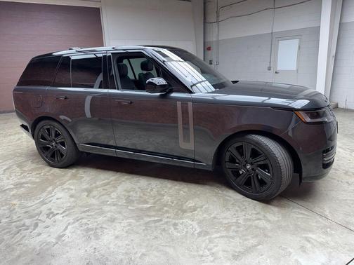 Carpathian Grey 2023 Land Rover Range Rover P400 SE