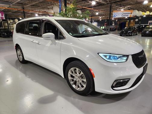 2021 Chrysler Pacifica Touring-L