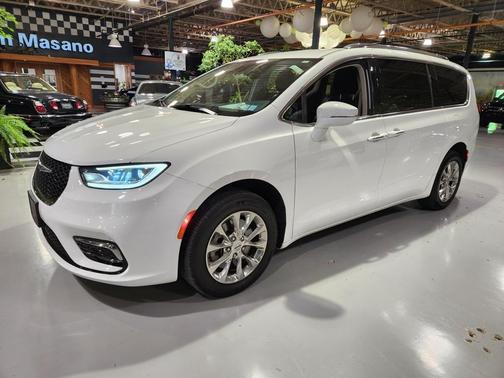 2021 Chrysler Pacifica Touring-L
