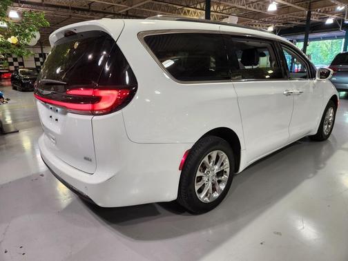 2021 Chrysler Pacifica Touring-L