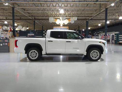 Ice 2023 Toyota Tundra SR5