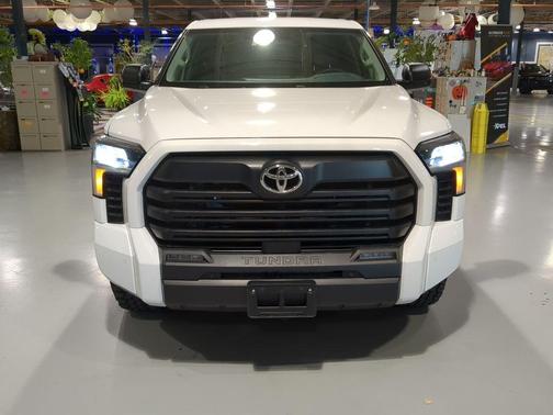 Ice 2023 Toyota Tundra SR5