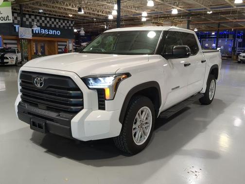Ice 2023 Toyota Tundra SR5