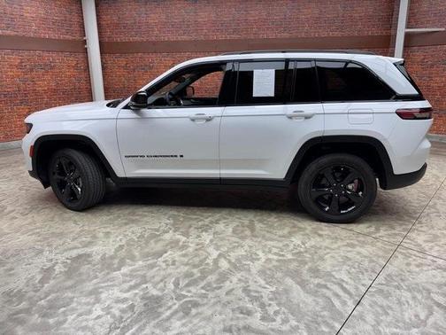2023 Jeep Grand Cherokee Altitude