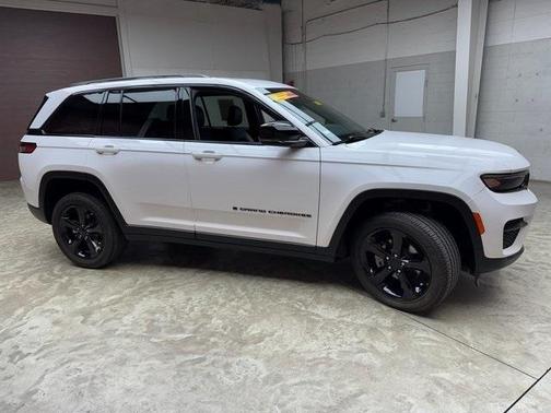 2023 Jeep Grand Cherokee Altitude